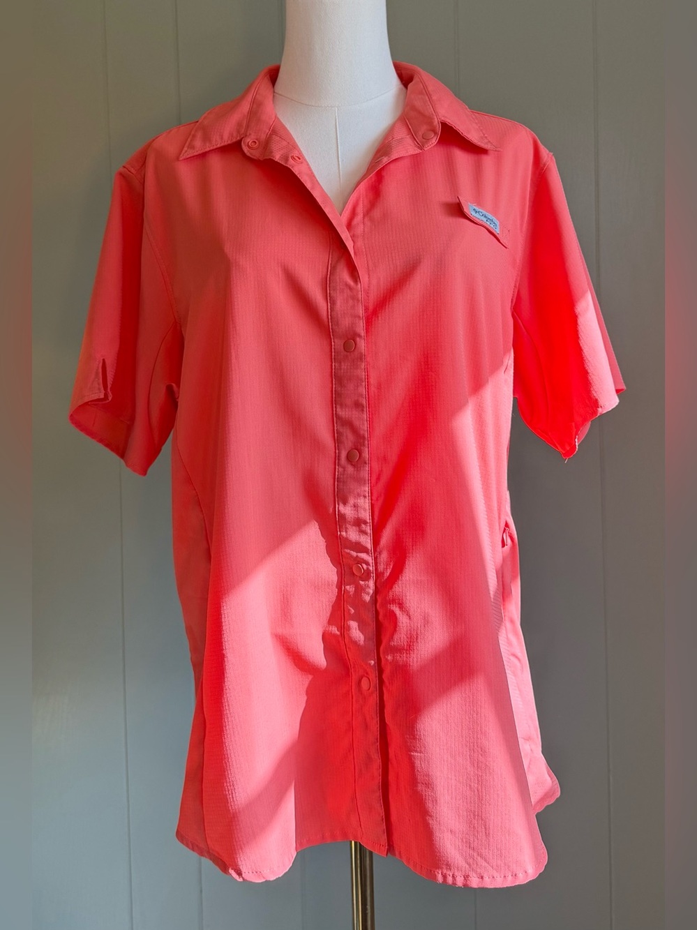 Columbia Women’s PFG Coral Button-Down Short Sleeve Shirt XL